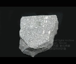 Ʀƪ󤤤W١Gws<br>^W١Gtwo pyroxnen andesite
